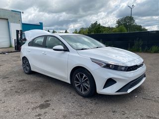2024 Kia Forte LXS - Exterior Front Right Corner Image